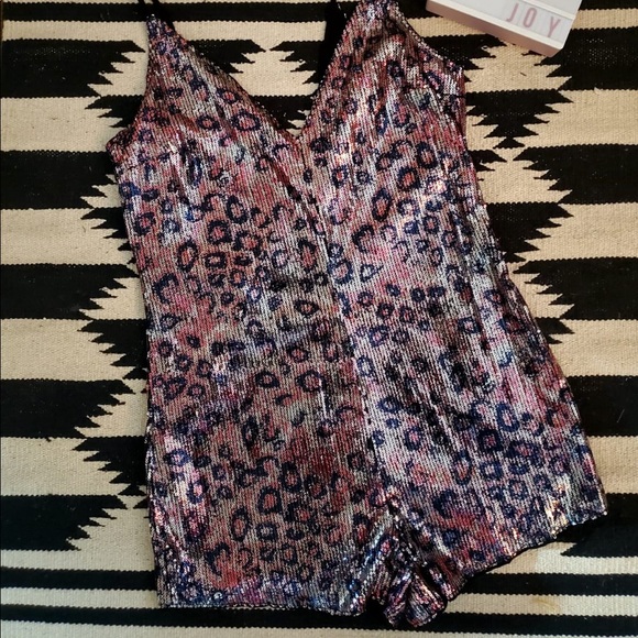 Glitter Animal Print - Picture 2 of 2